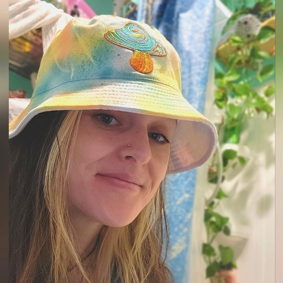 New Handmade Trippy Bucket Hat, Schroom Patch, and Tie Dye One size - Picture 11 of 11